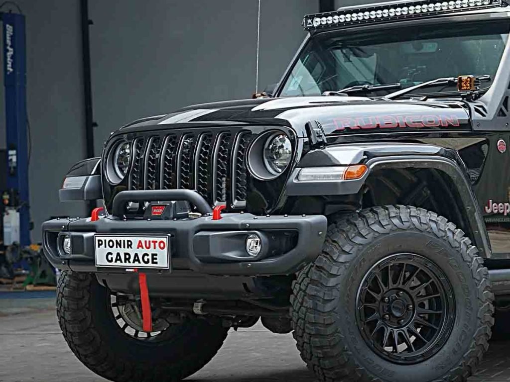 bagian depan - modifikasi jeep rubicon jl overland di pionir auto garage