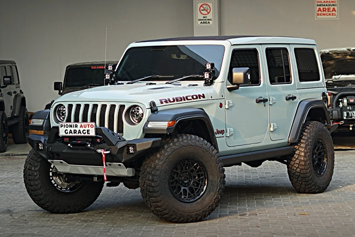 Modifikasi Jeep JL Rubicon yang Tangguh dan Elegan di Pionir!