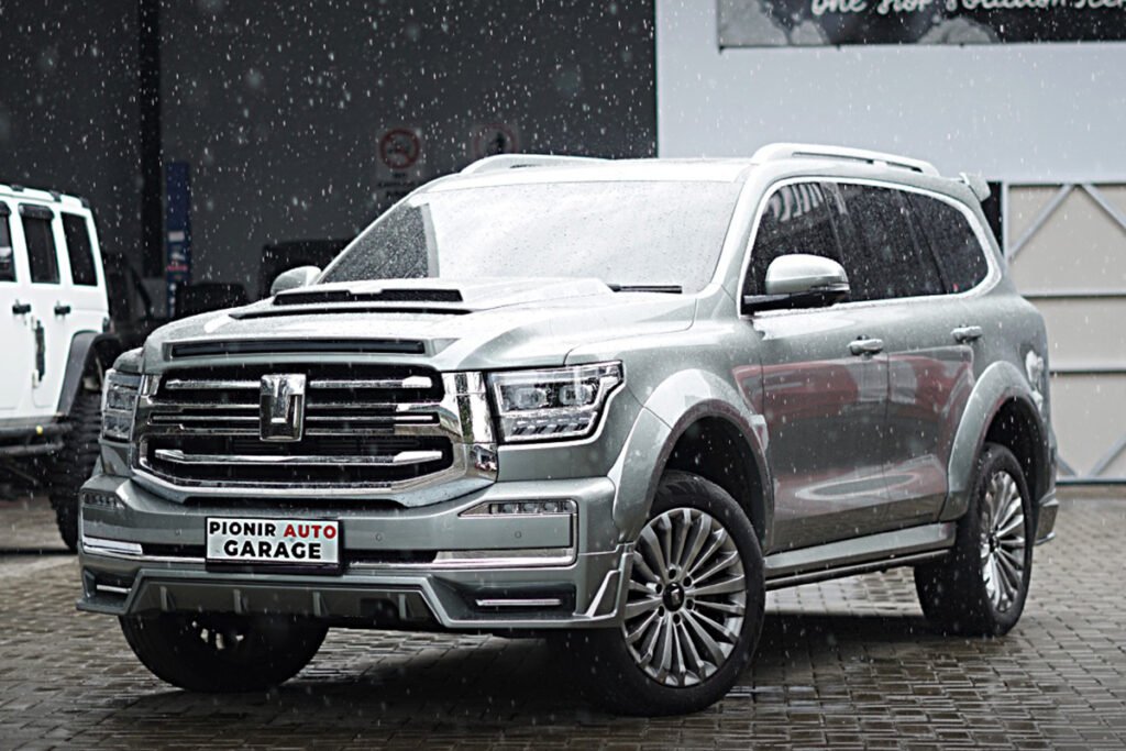 GWM Tank 500 hasil modifikasi di Pionir Auto Garage dengan body kit Hurricane dan hood scoop custom