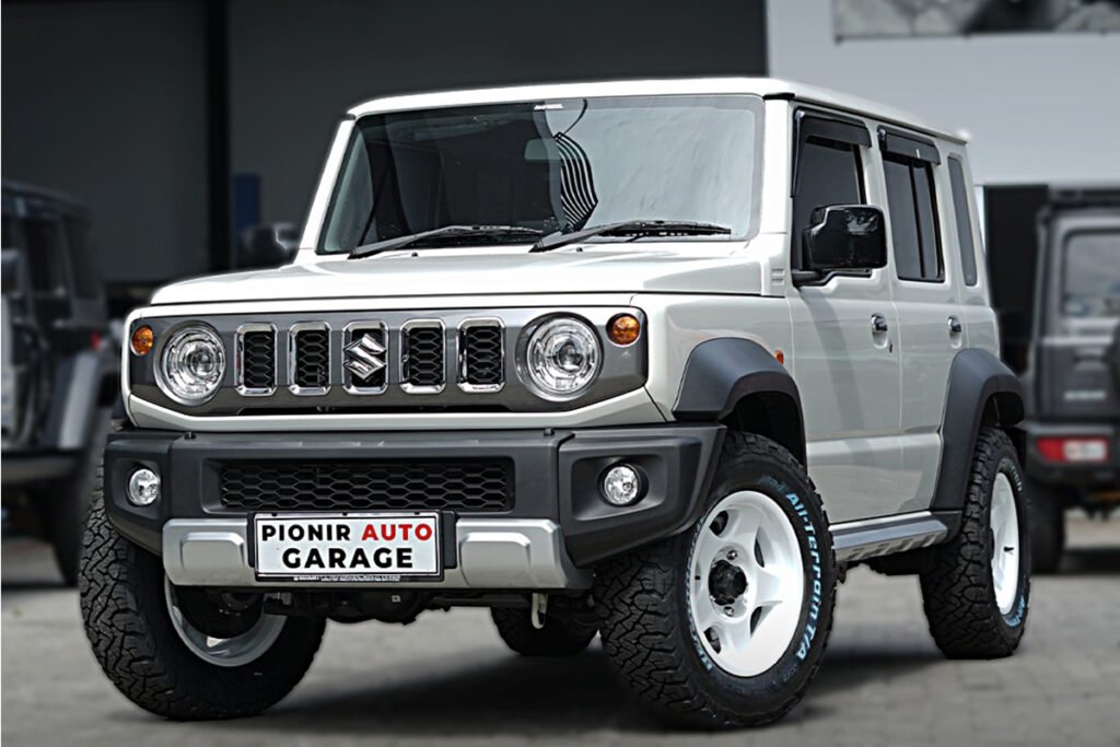 Modifikasi Suzuki Jimny 5 Pintu dengan velg Bradley V ring 16 dan ban BFGoodrich KO3, siap untuk harian dan off-road thumbnail