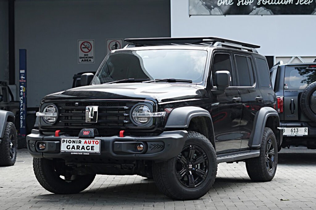 Modifikasi GWM Tank 300 dengan bemper Anniversary style di Pionir Auto Garage