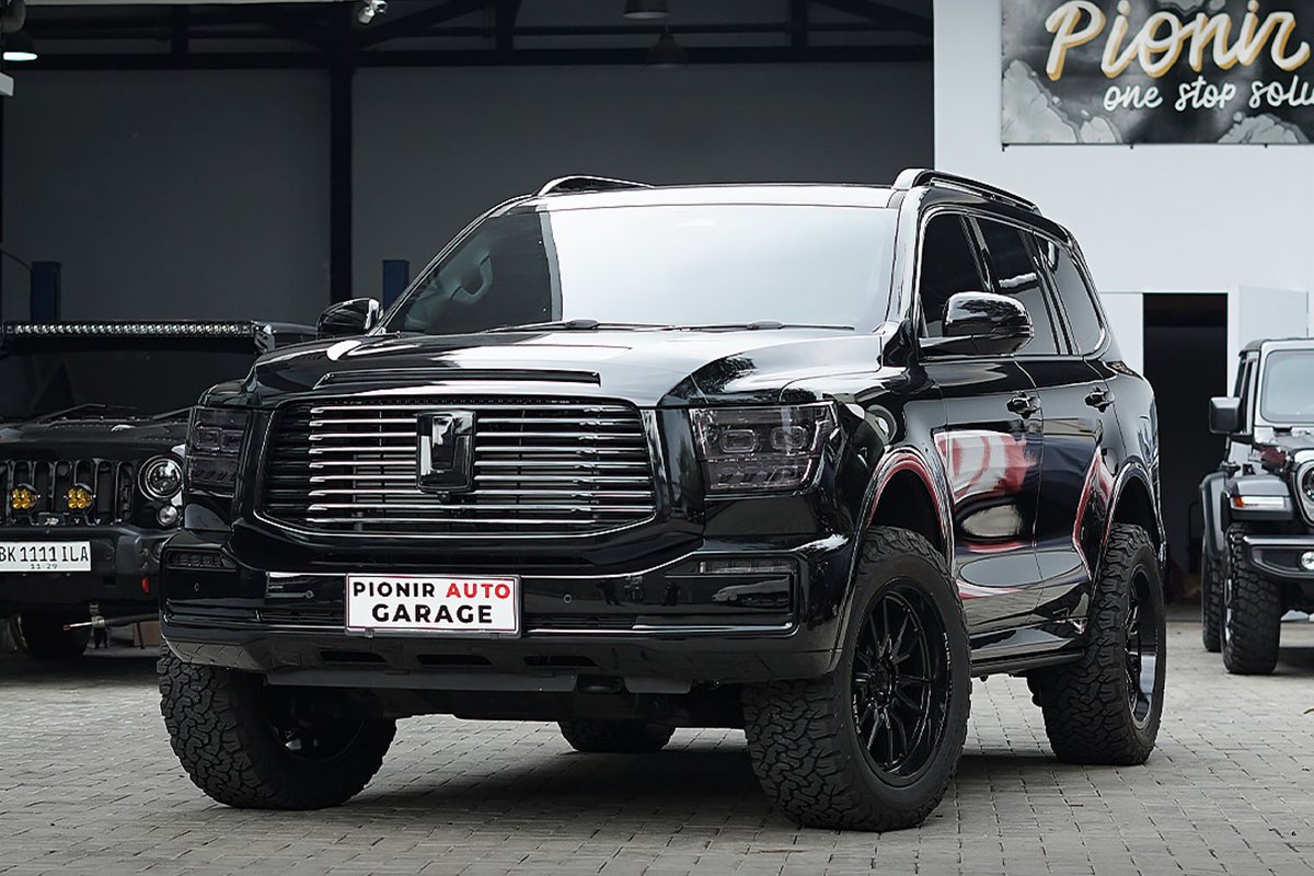 Modifikasi GWM Tank 500 hitam dengan velg Fuel REBEL dan ban BFGoodrich All-Terrain di Pionir Auto Garage