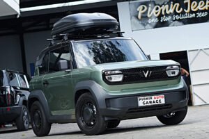 Modifikasi VinFast VF3 warna Urban Mint dengan roof box Thule Pacific 100 di Pionir Auto Garage