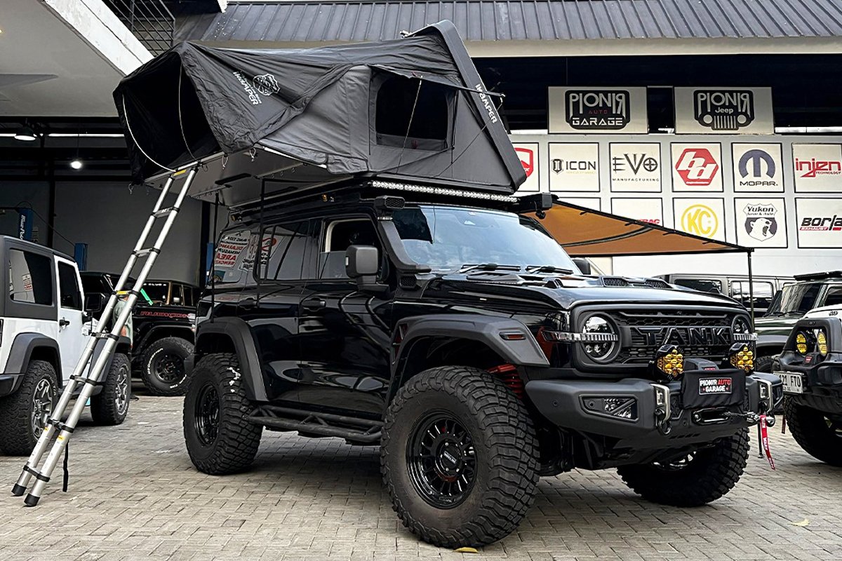 Modifikasi GWM Tank 300 Top Fire Darkest + Overland Camping di Pionir Auto Garage nih