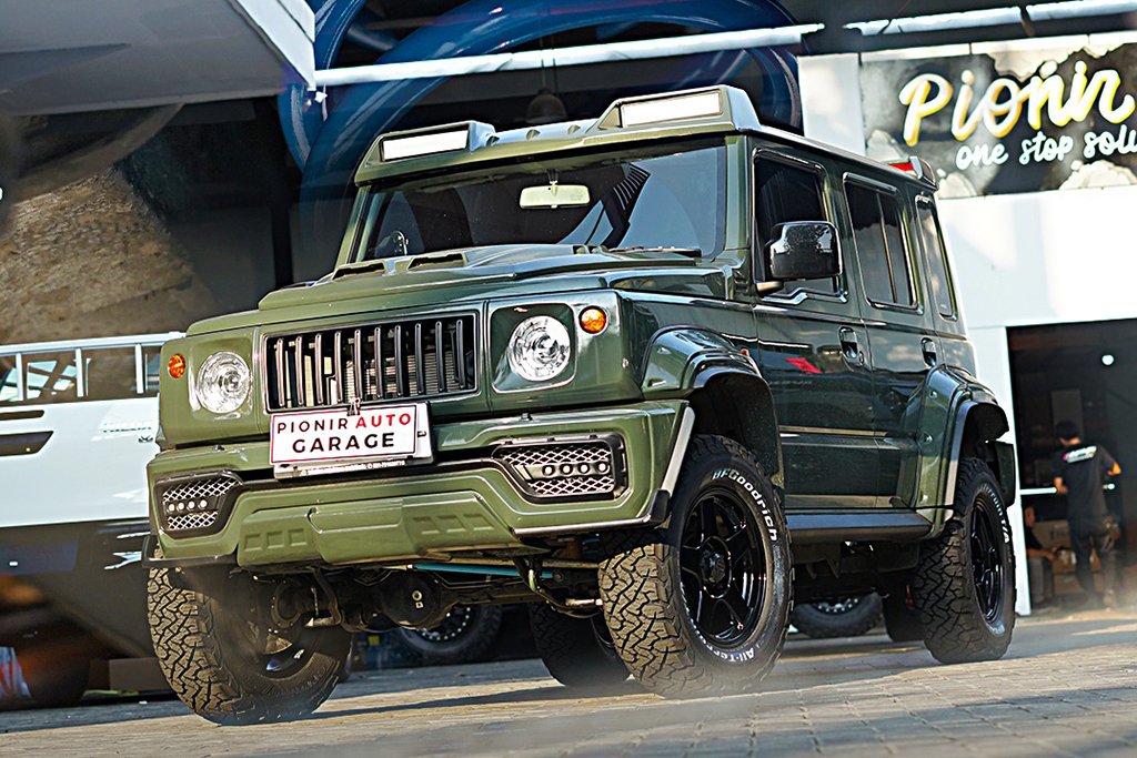 https://pionirautogarage.com/wp-content/uploads/2026/02/modifikasi-jimny-3-pintu-jb74-putih-roof-rack-overland-offroad-touring-camping-pionir-auto-garage.jpg