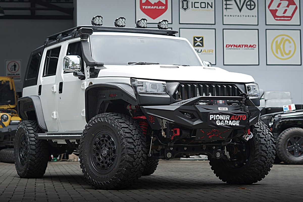 Modifikasi BAIC BJ40 Plus Wolf Totem Pionir Auto Garage