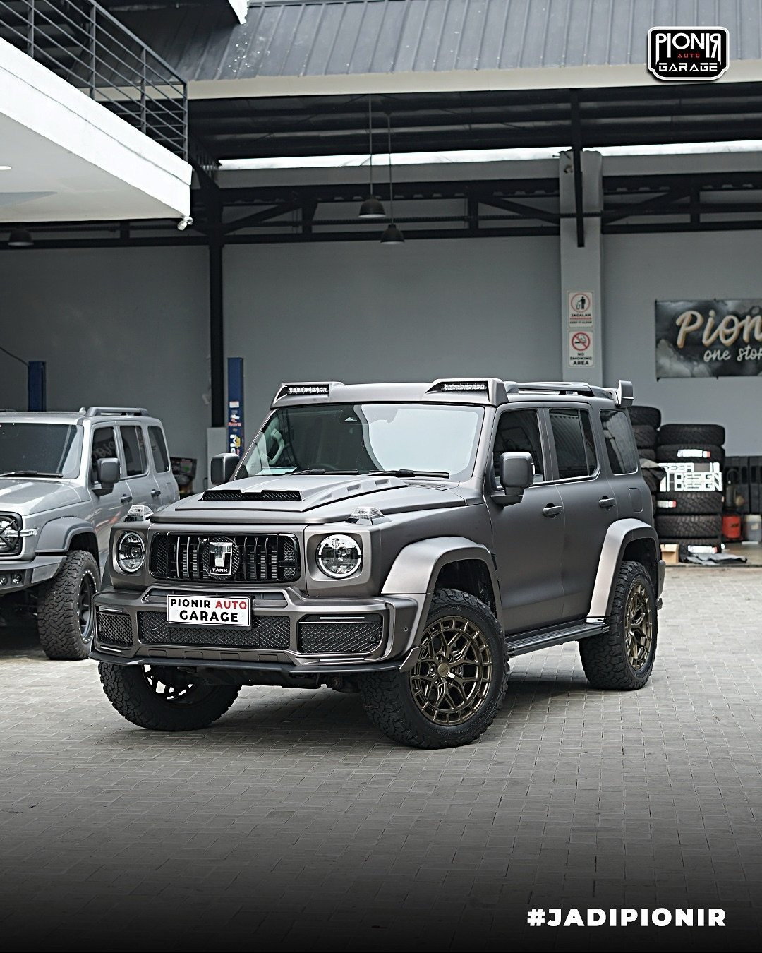 GWM Tank 300 Brabus Style Abu-Abu 1