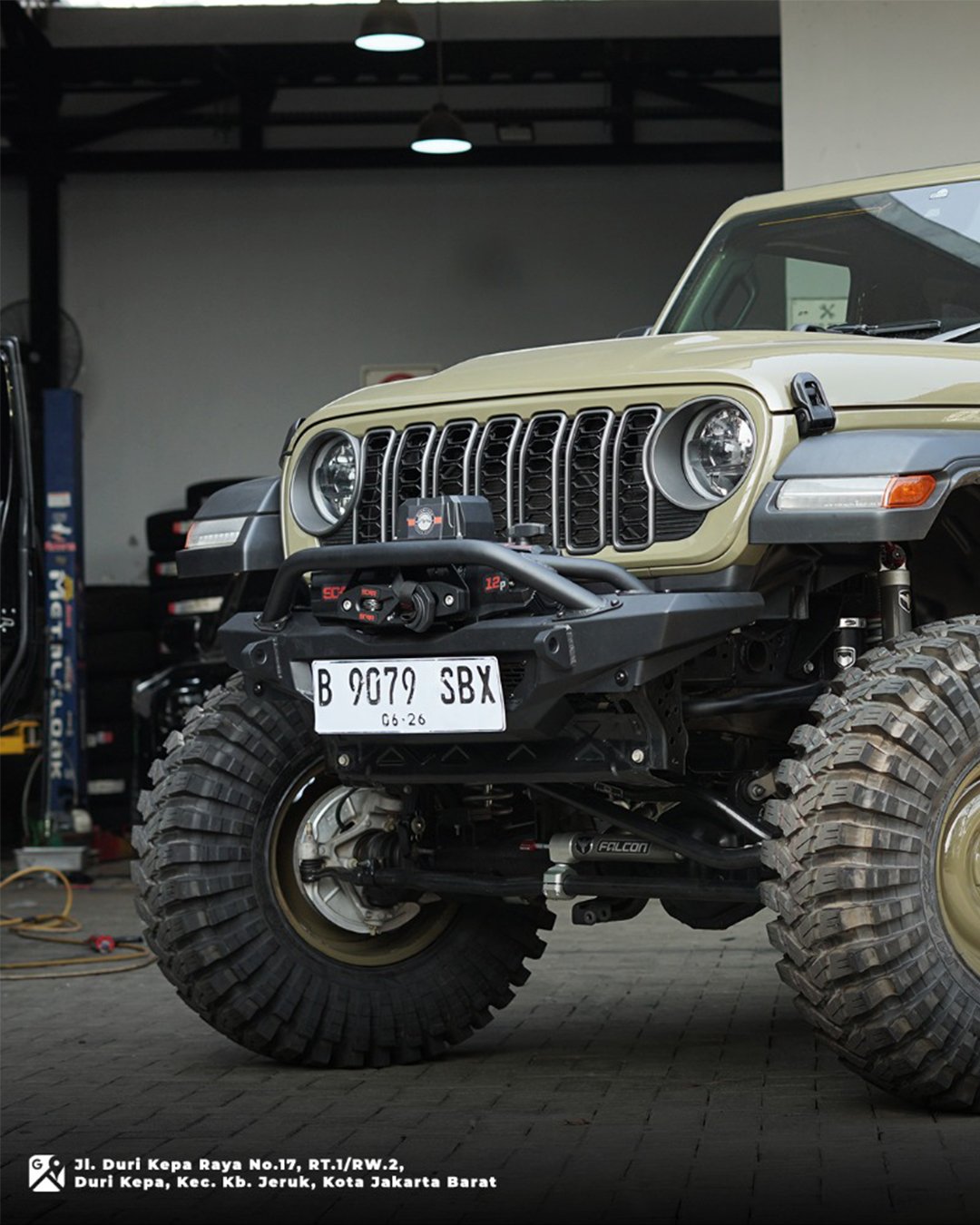 Bumper Depan DV8 Offroad Angle 1