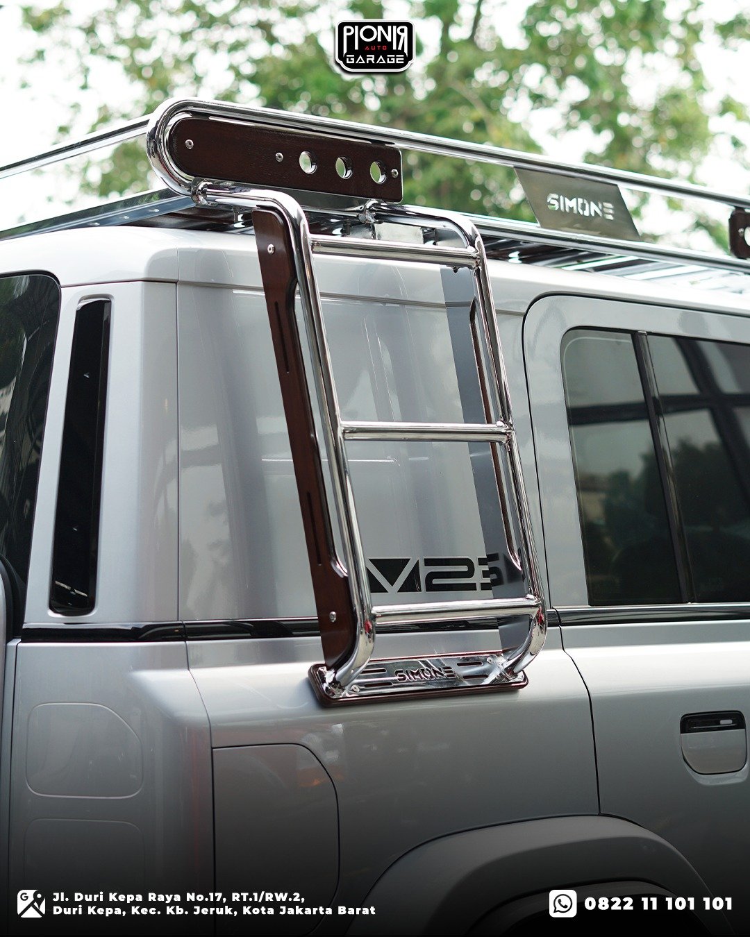 Rear ladder