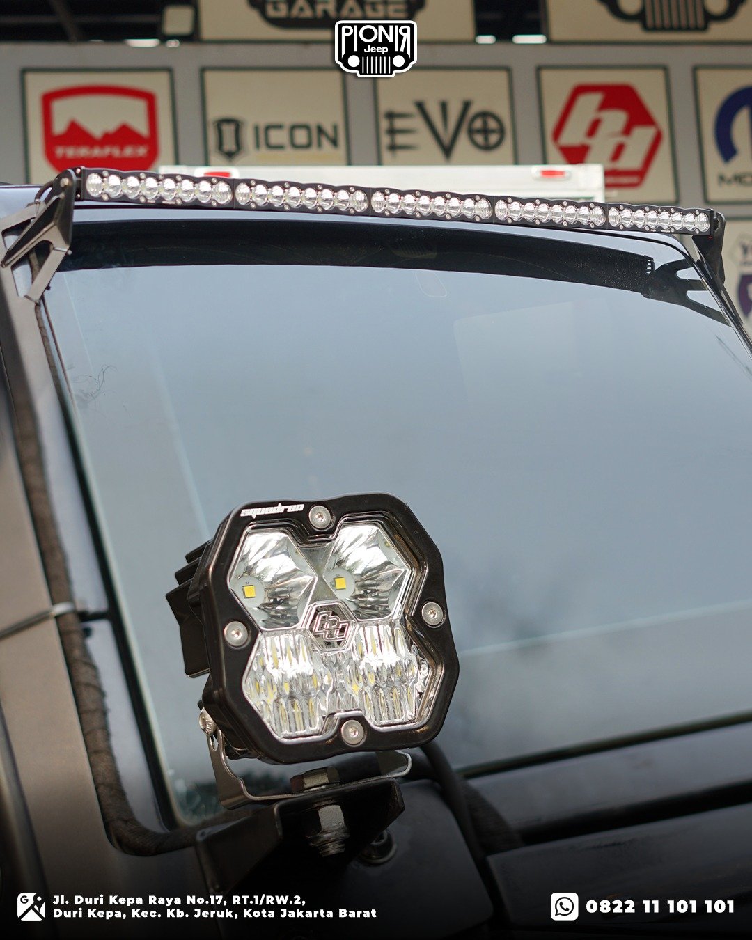 Baja Designs Squadron Sport 2.0 pada A-Pillar dan OnX6 Plus Light Bar 50 Inch pada Jeep Rubicon